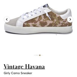 Vintage Havana Girly Spring Camouflage sneaker. Very clean. Worn twice. Size 7